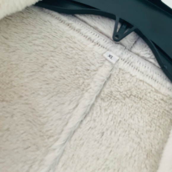 Suede and Fur Vest - Picture 6 of 6